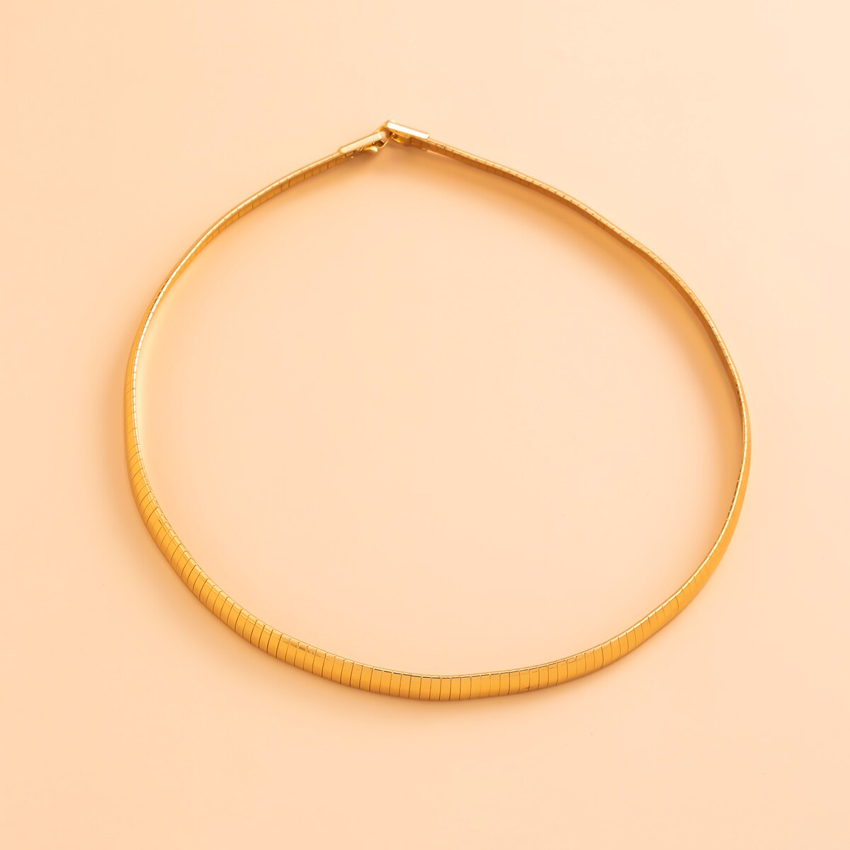 Thick Chained Short Choker Necklace